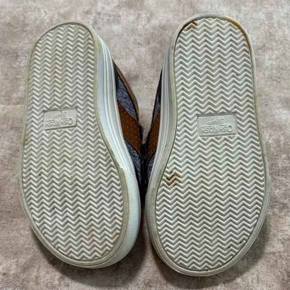 OshKosh B'gosh Blue and Brown Kids Sneakers - Picture 2 of 3
